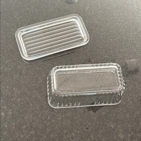 Anchor Hocking - Clear Glass Rectangular Storage Container with Lid - Picture 4 of 4